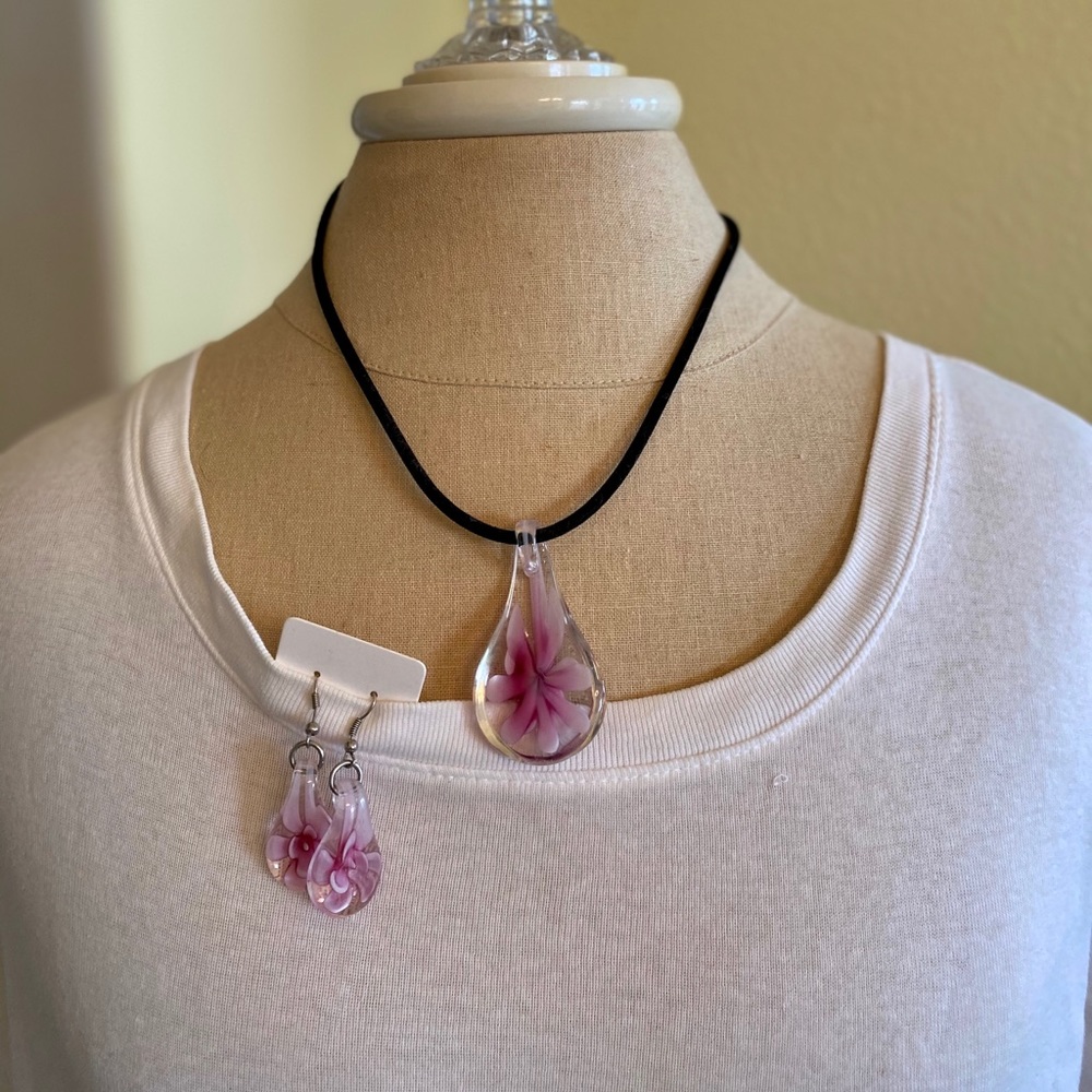 Necklace & earrings